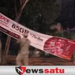 Tim Satpol PP Pamekasan Bredel Reklame Liar Telkomsel