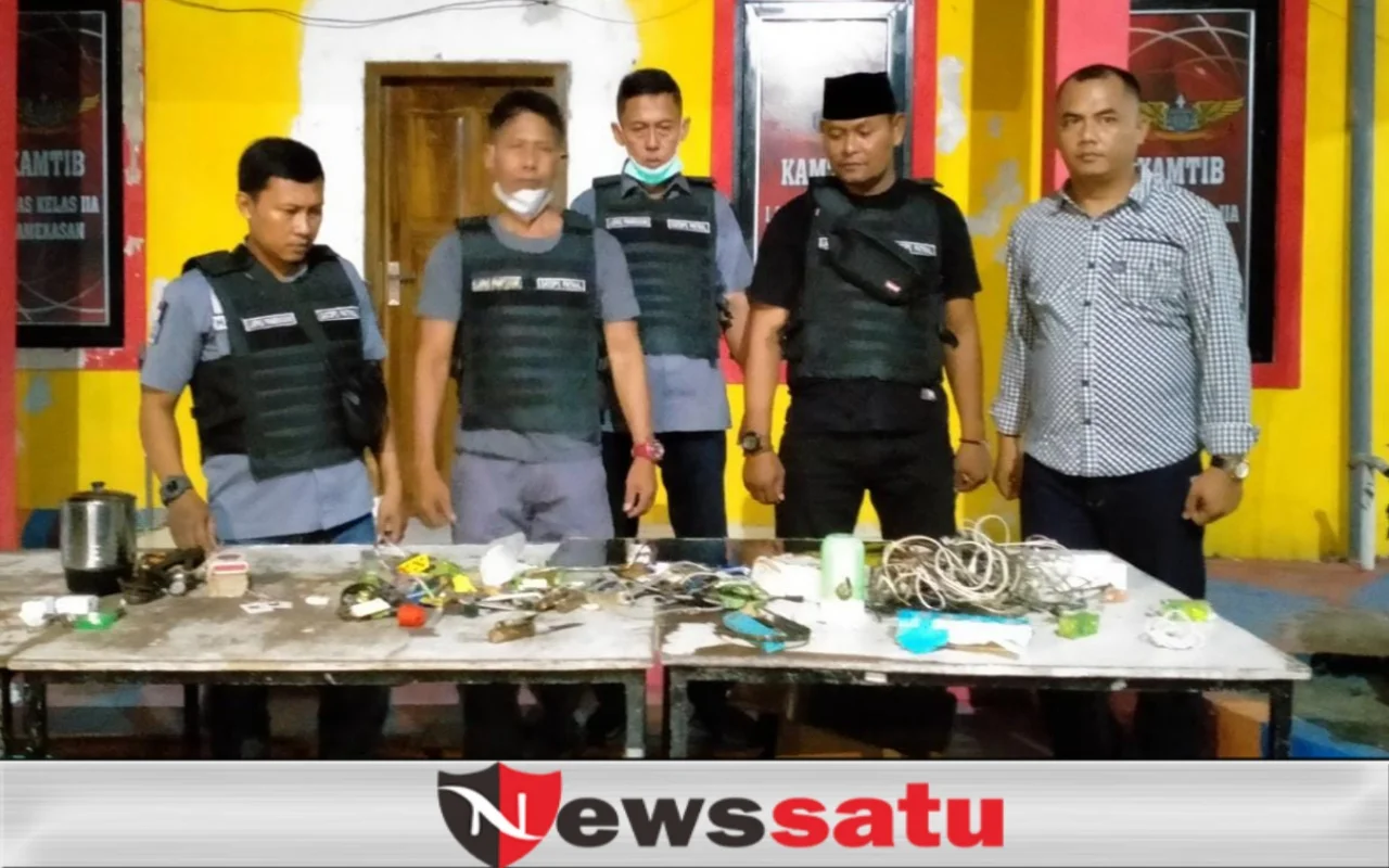 Antisipasi Kelalaian, 2 Sajam WBP Diamankan Tim Razia Lapas Pamekasan