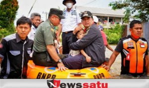 Bupati Banyuasin Bersama Koramil 430-04 Talang Kelapa Evakuasi Korban Banjir