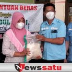 PT BJB Kedungasem Bagikan Ratusan Beras Kepada Warga