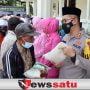 Polres Bagikan Ratusan Zakat Fitrah Pada Warga Kurang Mampu