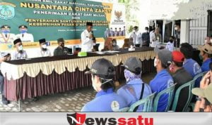Ratusan Petugas Kebersihan Terima Zakat dari Baznas OKI 
