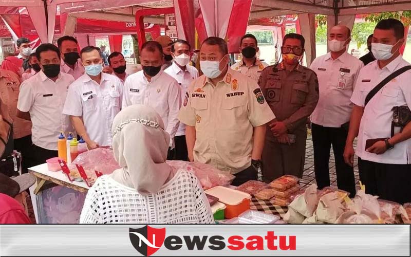 Wabup Irwan Tinjau Pasar Ramadhan di Alun-alun Ki Ronggo