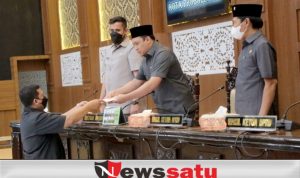Walikota Probolinggo Hadiri Rapat Paripurna Tentang Raperda