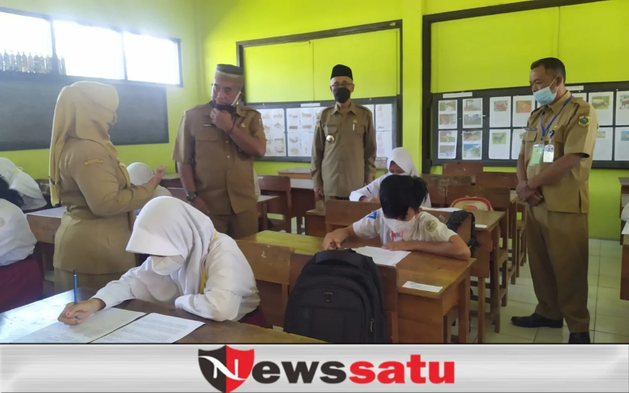 Bupati Tinjau Pelaksanaan Ujian Kelulusan Tingkat SD