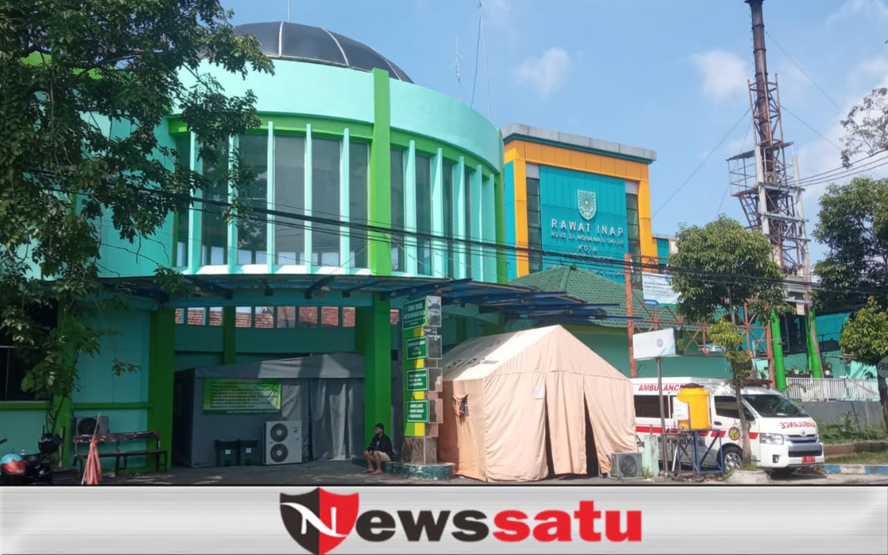Korban Pembacokan Dibawa Ke RSUD Kota Probolinggo