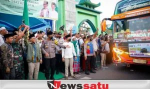 417 JCH Pamekasan Diberangkatkan Bupati Baddrut Tamam