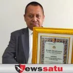 HUT Bhayangkara ke-76, Ketua PWI Jatim Dapat Penghargaan Tan Hana Dharma Mangrva