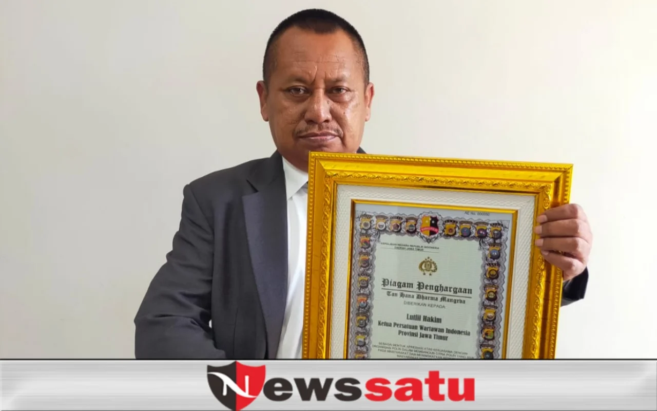 HUT Bhayangkara ke-76, Ketua PWI Jatim Dapat Penghargaan Tan Hana Dharma Mangrva