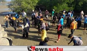 Tim CDK dan PKSM Arek Lancor Tanam Mangrove Bersama KPMM di Talang Siring 