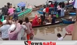 Diguyur Hujan Deras, Warga Pedamaran Tumpah Ruah di Sepanjang Sungai Babatan