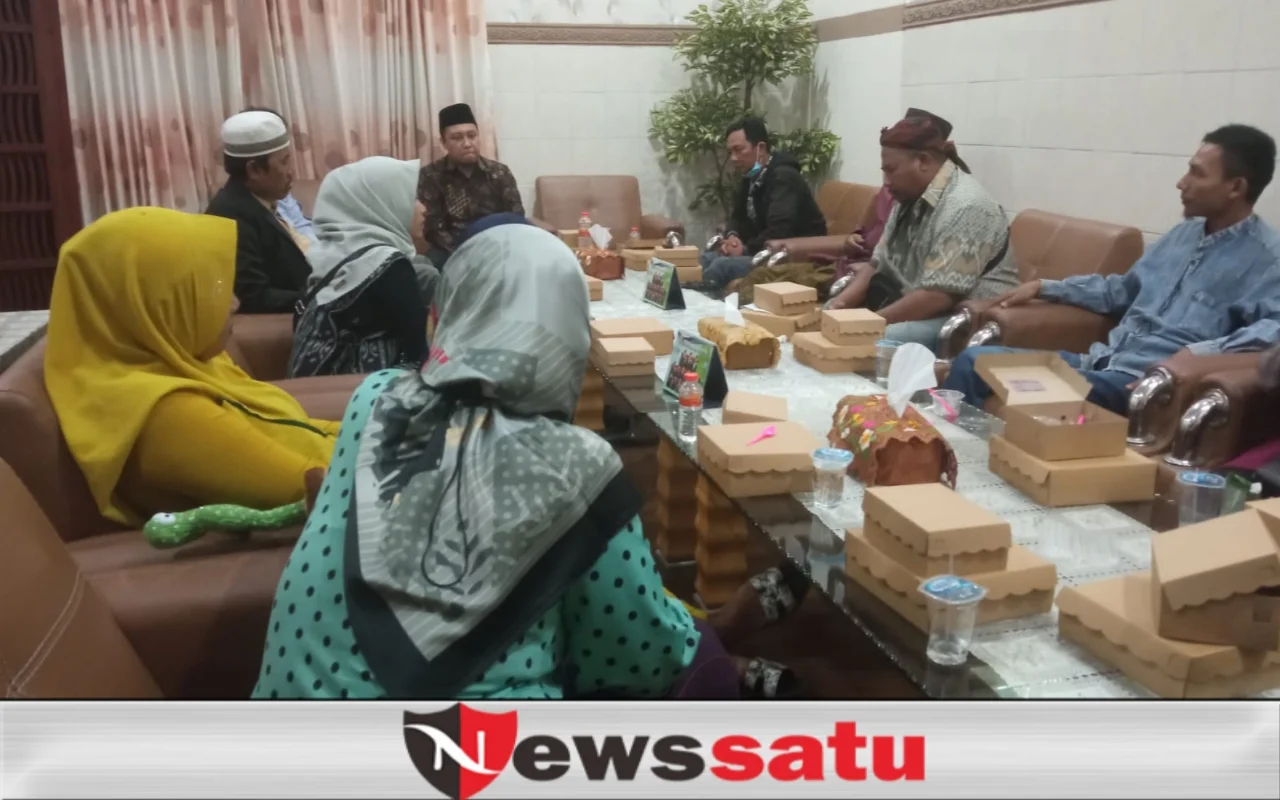 Ketua RT dan RW Kedunggaleng Mendatangi Ketua DPRD, Ini Sebabnya