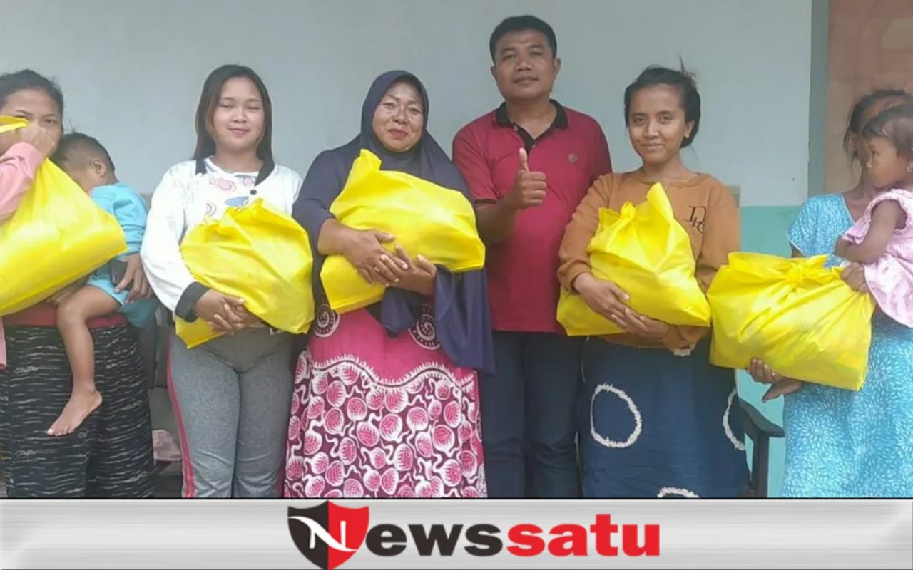 Maknai Agustusan, Media di Pamekasan Berbagi Sembako
