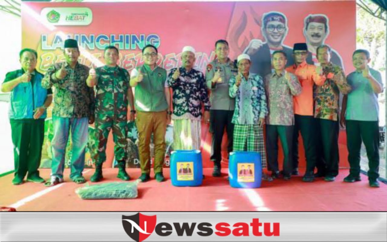 Bupati Baddrut Bagikan Langsung Bantuan Air Bersih Gratis di Pademawu 