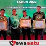 Gladak Anyar Dianugerahi Kelurahan Berseri 2022 oleh Gubernur Jatim