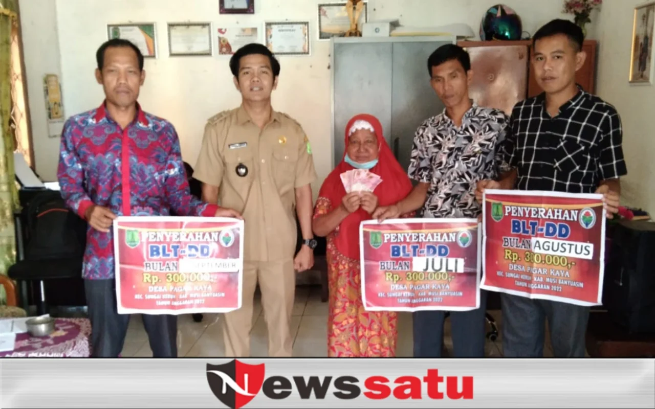 Pemdes Pagar Kaya Bagikan BLT DD Tahap II Kepada 49 KPM 