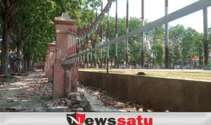 Proyek Pemugaran Pagar Alun-alun Kota Probolinggo Tanpa Papan Nama