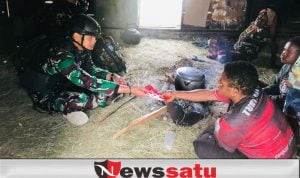 Satgas Yonmek 203/Arya Kemuning Komsos di Desa Balingga
