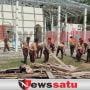 Anggota Pramuka Bantu Langsir Material Bangunan Rehab Masjid