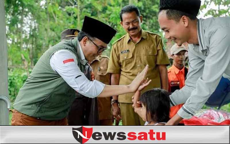 Bupati Baddrut Dianugerahi Lencana Bakti Desa Pratama oleh Pemerintah