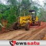 Cuaca Panas, Satgas TMMD Ke-115 Manfaatkan Pembangunan Jalan 