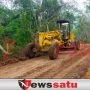 Cuaca Panas, Satgas TMMD Ke-115 Manfaatkan Pembangunan Jalan 