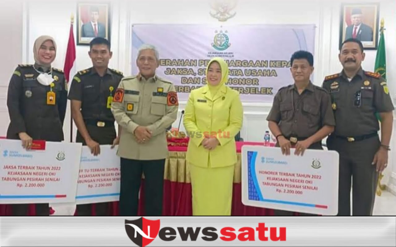 Jaksa dan Pegawai Terbaik Kejari OKI Dapat Reward