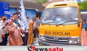 Melalui Komisi V DPR RI, Kemenhub Beri Bantuan Bus Sekolah Bagi Pelajar di OKI