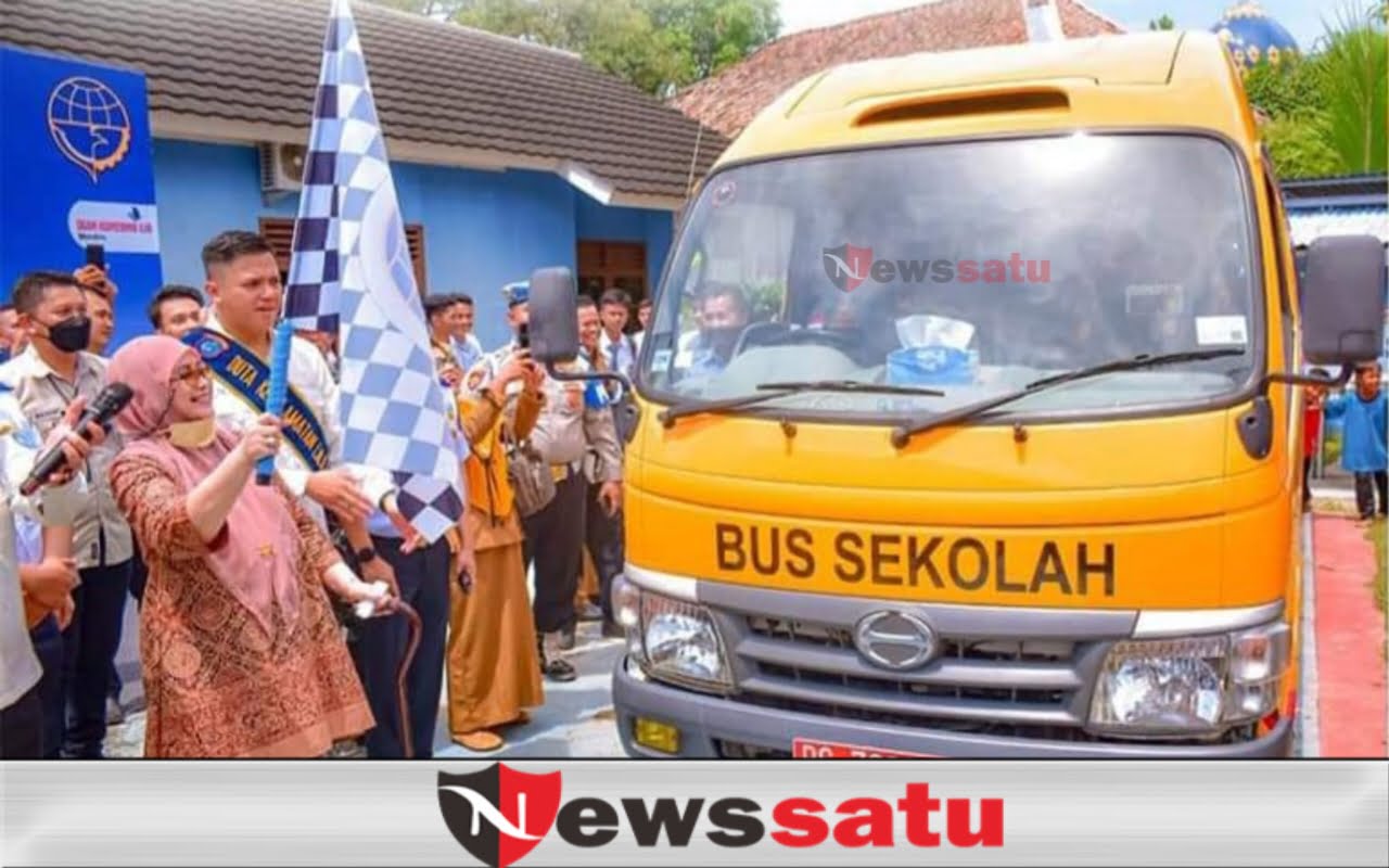 Melalui Komisi V DPR RI, Kemenhub Beri Bantuan Bus Sekolah Bagi Pelajar di OKI