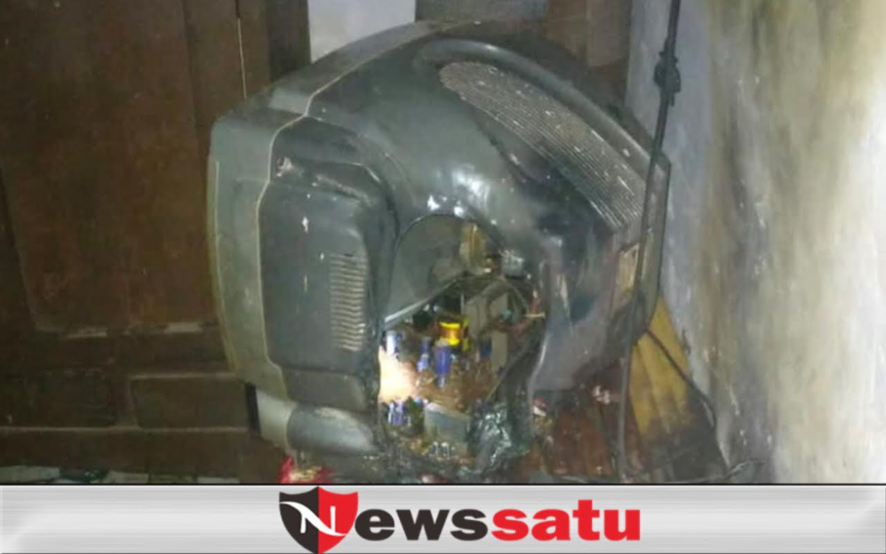 TV Tersambar Petir di Probolinggo, Meledak Bawa Korban