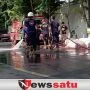 Mobil Muatan Cabe, Apes Terguling di Kota Probolinggo