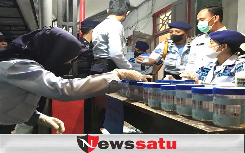 BNN Kabupaten Sumenep Lakukan Tes Urine Di Rutan