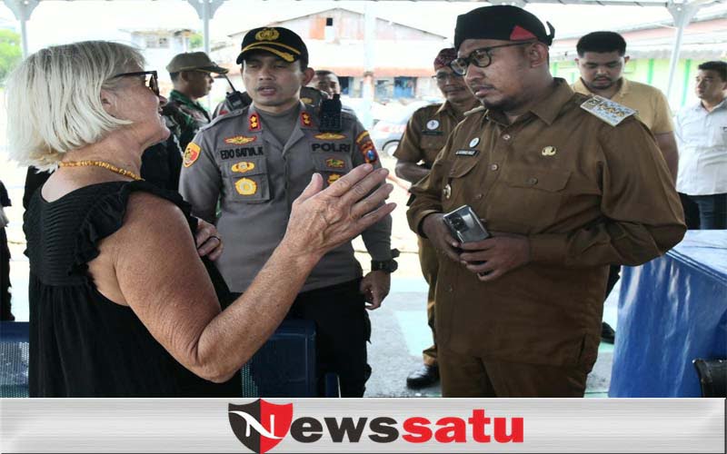 Bupati Sumenep Kunjungi Kapal Yacht Canace Finlandia Yang Mati Mesin di Pelabuhan Kalianget
