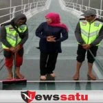 Gubernur Jatim Tinjau Pembangunan Jembatan Kaca Di Probolinggo