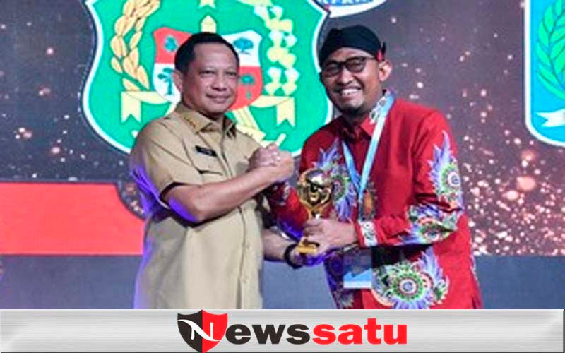 Berikan Jaminan Kesehatan, Bupati Sumenep Terima Penghargaan UHC