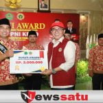 Bupati Pamekasan Beri Reward Pada Perawat Teladan