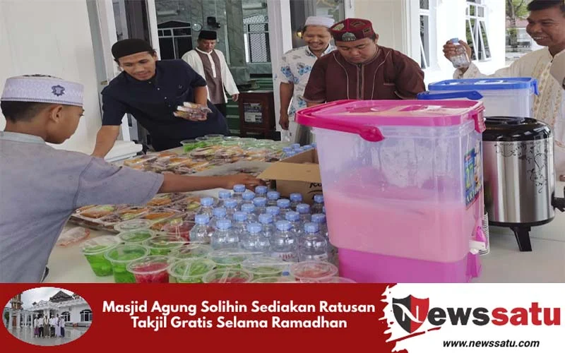 Masjid Agung Solihin Sediakan Ratusan Takjil Gratis Selama Ramadhan