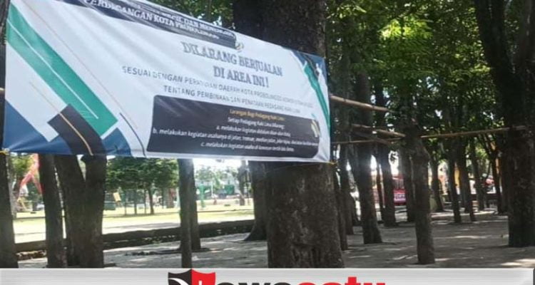 PKL Dilarang Berjualan Di Trotoar Alun-alun Kota Probolinggo