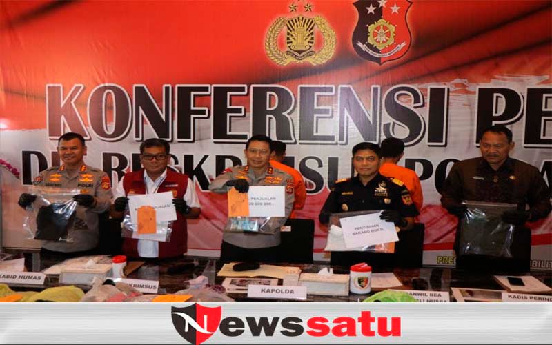 Polda Bali Ringkus 2 Pelaku Penyelundupan Pakaian Bekas Impor