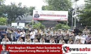 Polri Bagikan Ribuan Paket Sembako Ke Masyarakat Kurang Mampu Di Jakarta