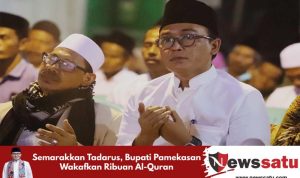 Semarakkan Tadarus, Bupati Pamekasan Wakafkan Ribuan Al-Quran