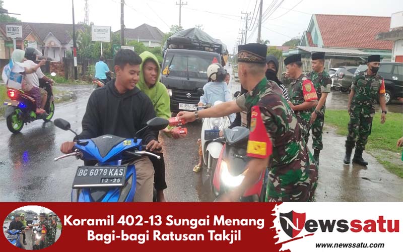 Koramil 402-13 Sungai Menang Bagi-bagi Ratusan Takjil