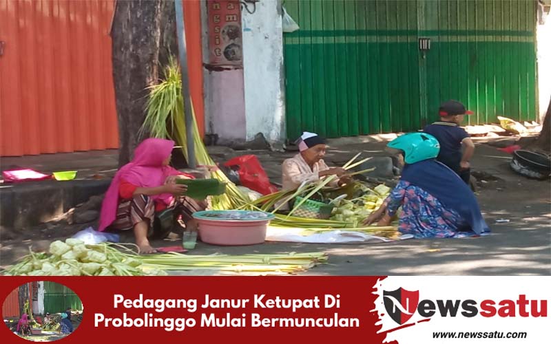 Pedagang Janur Ketupat Di Probolinggo Mulai Bermunculan