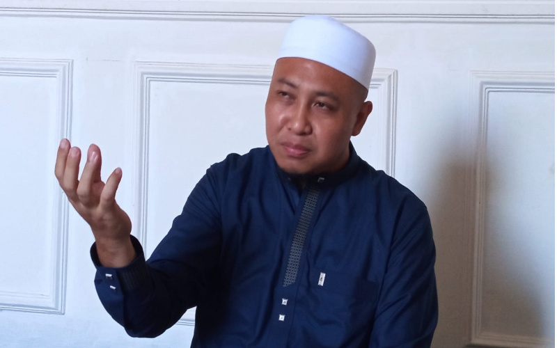 Sepasang Sandal Bekas Penolong Jamaah Haji Kota Probolinggo