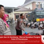 Hujan dan Air Kembang , Warnai Kenaikan Pangkat Polisi Di Pamekasan