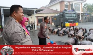 Hujan dan Air Kembang , Warnai Kenaikan Pangkat Polisi Di Pamekasan