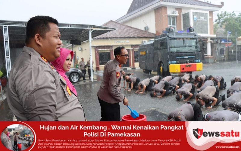 Hujan dan Air Kembang , Warnai Kenaikan Pangkat Polisi Di Pamekasan