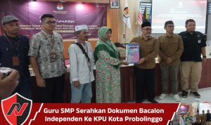 Guru SMP Serahkan Dokumen Bacalon Independen Ke KPU Kota Probolinggo