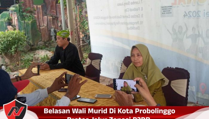 Belasan Wali Murid Di Kota Probolinggo Protes Jalur Zonasi P2DB