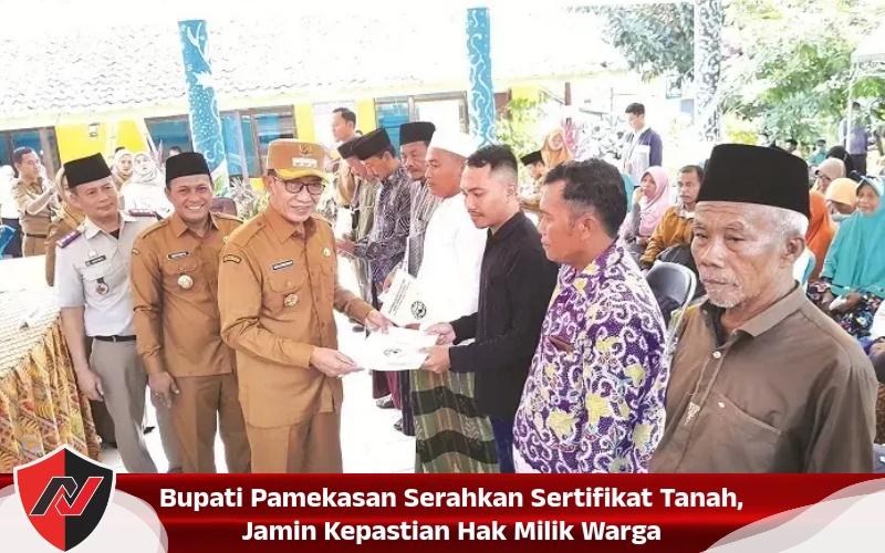 Bupati Pamekasan Serahkan Sertifikat Tanah, Jamin Kepastian Hak Milik Warga